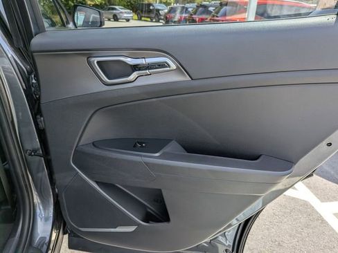 New 2026 Kia Sportage LX FWD image 22