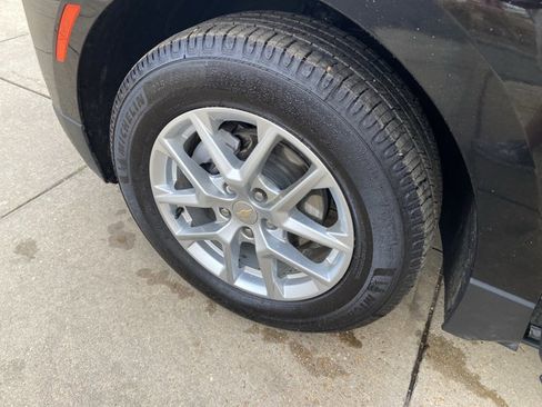 Used 2022 Chevrolet Equinox LT w/ Driver Convenience Package image 24