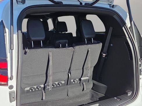 New 2026 Chrysler Pacifica Select image 9