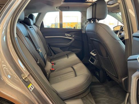 Used 2021 Audi e-tron Premium w/ Convenience Plus Package image 37