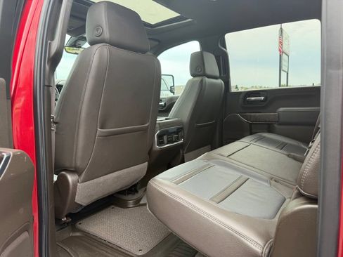 Used 2022 GMC Sierra 2500 Denali w/ Denali Ultimate Package AWD/4WD image 25