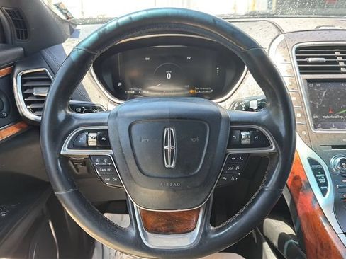 Used 2020 Lincoln Nautilus Reserve FWD image 12