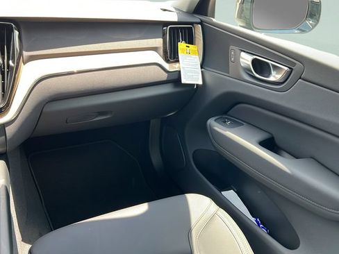 New 2026 Volvo XC60 B5 Core AWD/4WD image 12