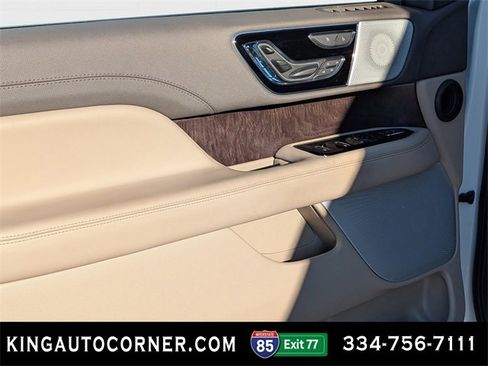 Used 2024 Lincoln Navigator Reserve image 14