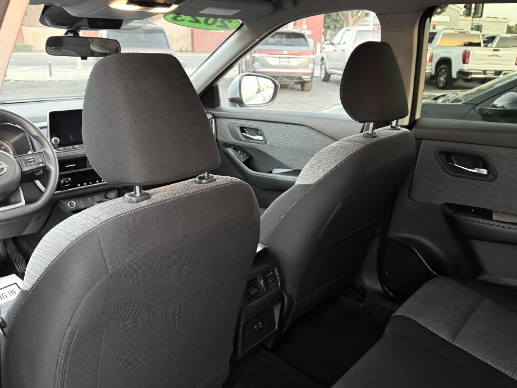 Used 2023 Nissan Rogue SV AWD/4WD image 15