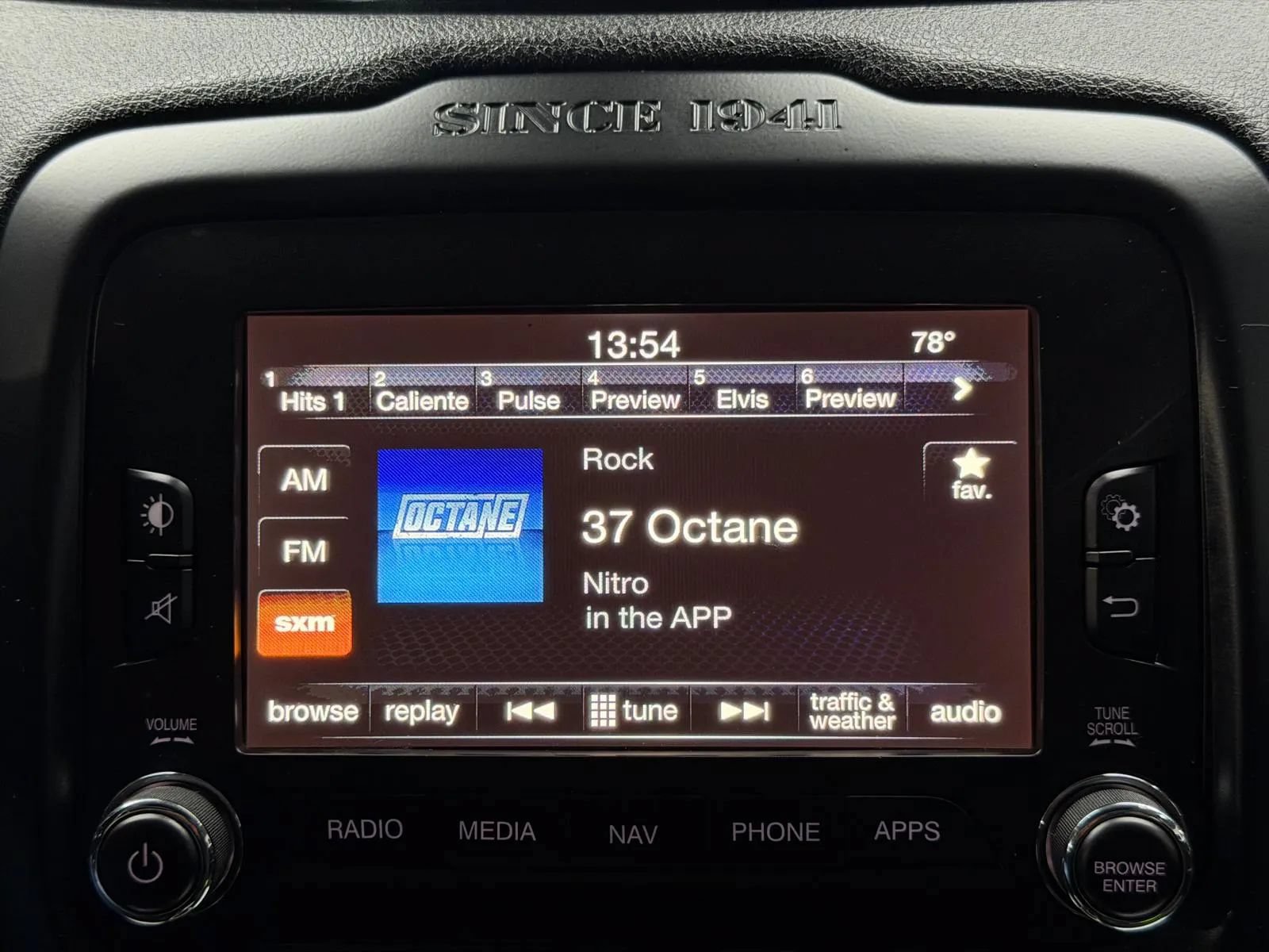 Used 2016 Jeep Renegade 75th Anniversary FWD image 39