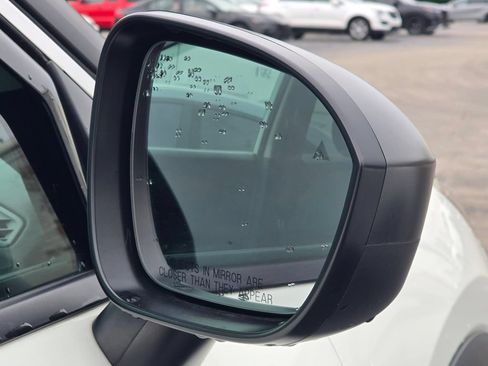 Used 2024 Nissan Rogue S AWD/4WD image 18