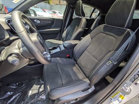 Used 2023 Volvo C40 P8 Recharge Plus w/ Climate Package AWD/4WD image 13