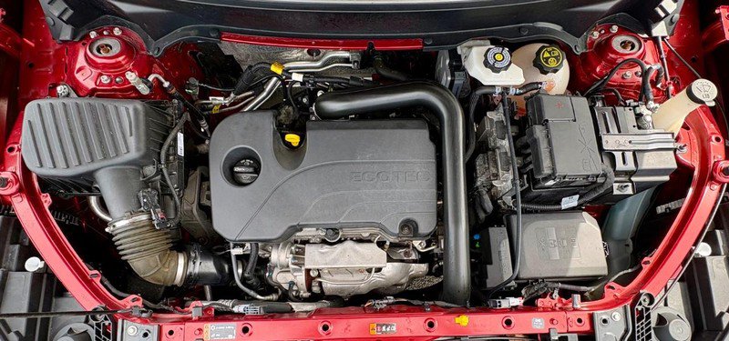 Used 2024 GMC Terrain SLE w/ Driver Convenience Package FWD image 9