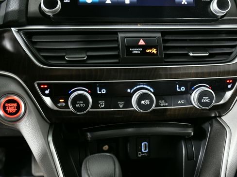 Used 2019 Honda Accord EX image 18