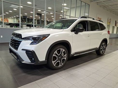 Certified 2025 Subaru Ascent Limited w/ Popular Package #2 image 3