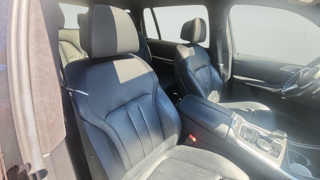Used 2019 BMW X7 xDrive50i w/ M Sport Package AWD/4WD image 9