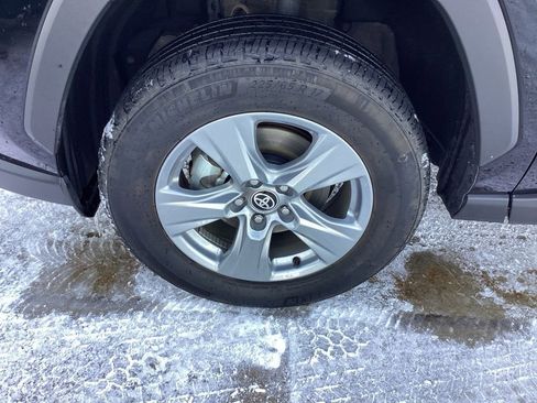 Used 2025 Toyota RAV4 XLE image 27