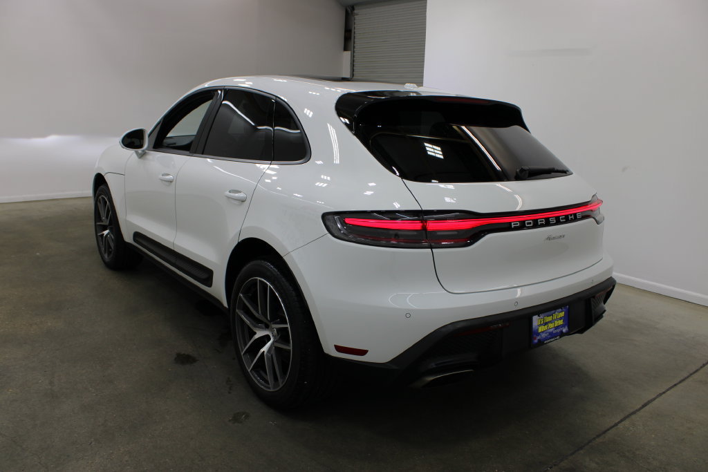 Used 2023 Porsche Macan AWD/4WD image 3