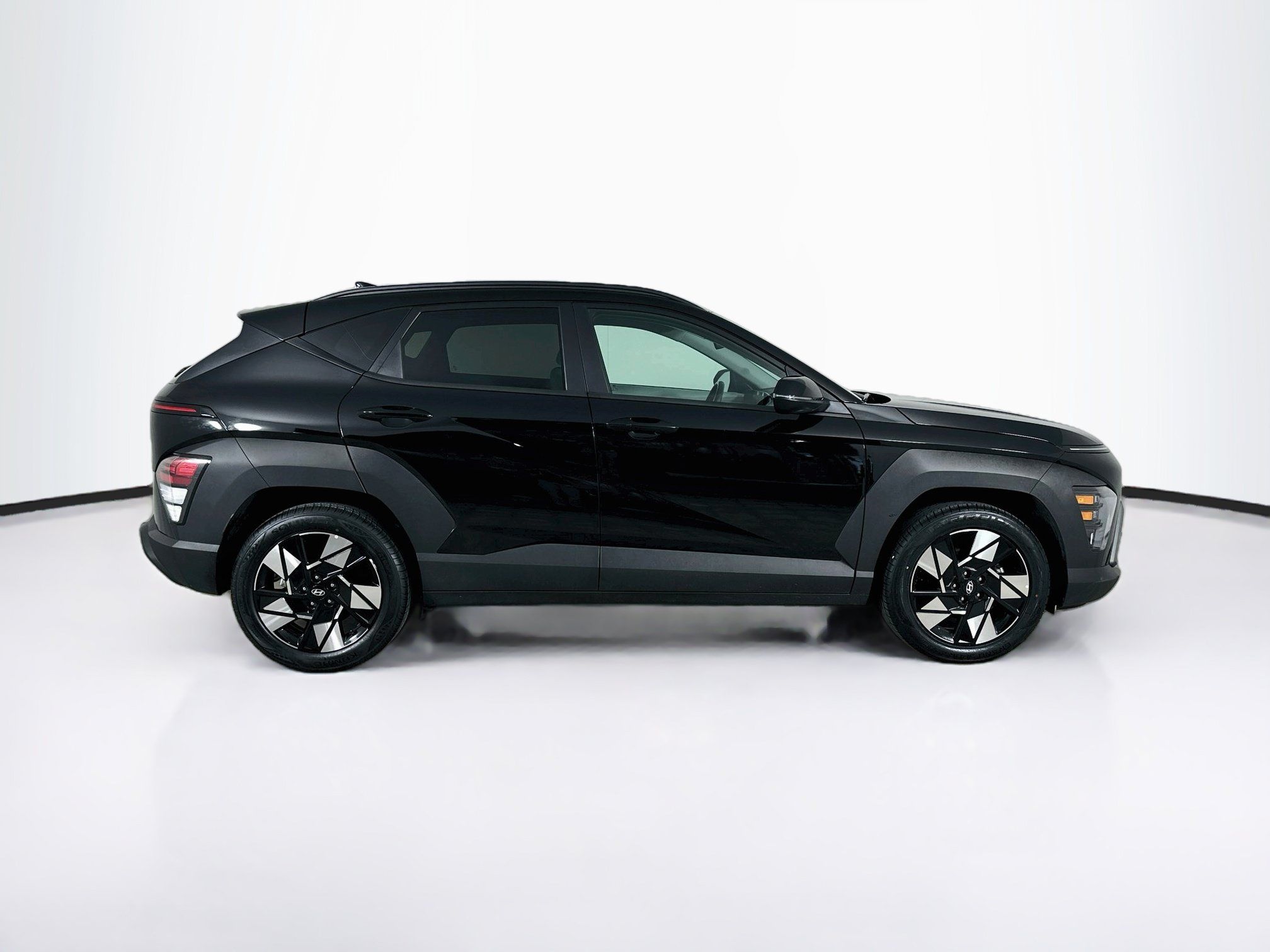Used 2025 Hyundai Kona SEL FWD image 10
