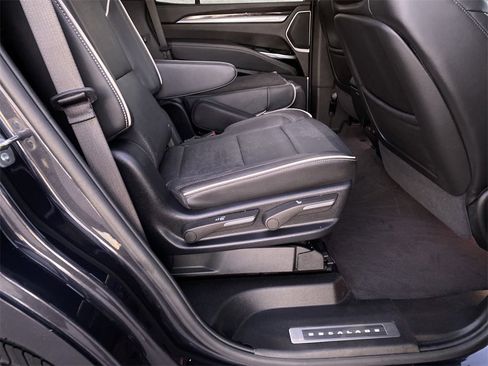 Certified 2025 Cadillac Escalade Premium Luxury image 41