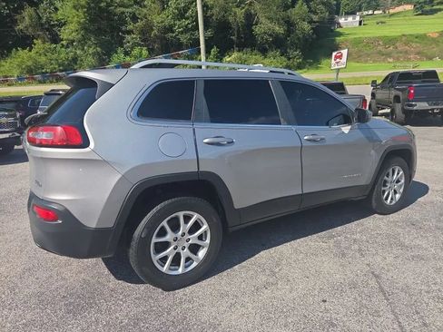 Used 2015 Jeep Cherokee Latitude AWD/4WD image 5