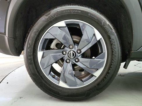 Used 2025 Nissan Rogue SV FWD image 32