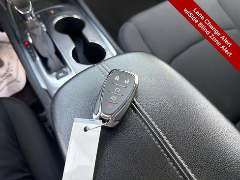 Used 2022 Chevrolet Malibu LT image 24