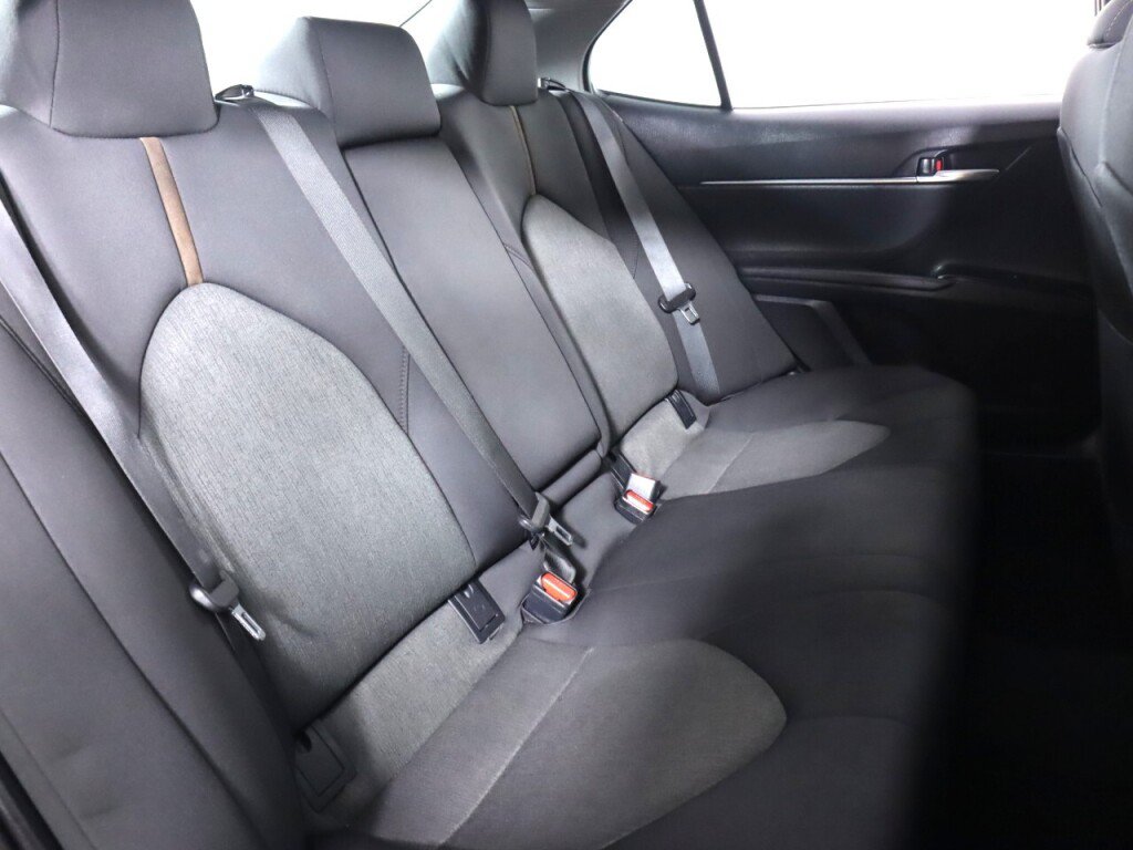 Used 2019 Toyota Camry LE FWD image 33