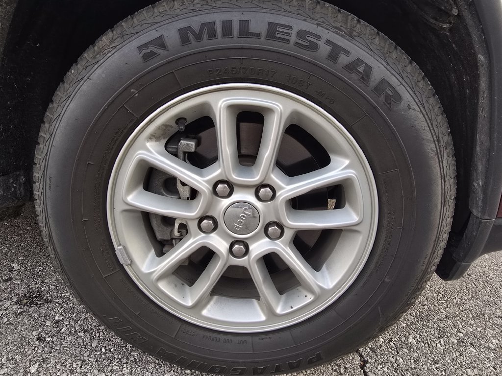 Used 2018 Jeep Grand Cherokee Laredo AWD/4WD image 20