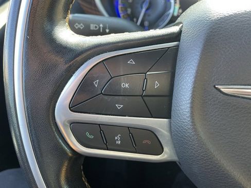 Certified 2021 Chrysler Pacifica Pinnacle image 32