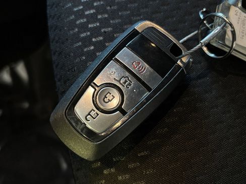 Used 2025 Ford Escape ST-Line image 22