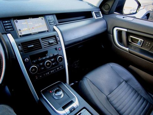 Used 2015 Land Rover Discovery Sport HSE Luxury image 21