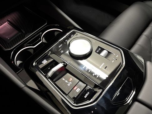 Used 2026 BMW 530i w/ Premium Package image 17