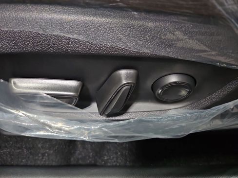 New 2025 Toyota Crown Signia image 12