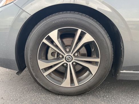 Used 2022 Nissan Sentra SV image 9