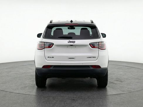 Used 2025 Jeep Compass Trailhawk AWD/4WD image 7