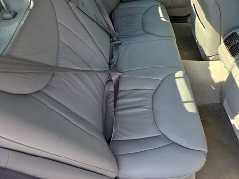 Used 2005 Lexus LS 430 RWD image 20