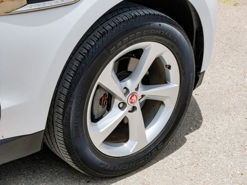 Used 2019 Jaguar F-PACE Premium AWD/4WD image 61