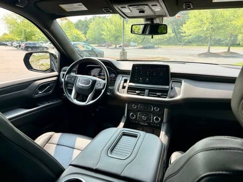 Used 2022 GMC Yukon XL SLT AWD/4WD image 19
