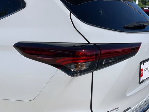 New 2026 Toyota Highlander Platinum AWD/4WD image 35