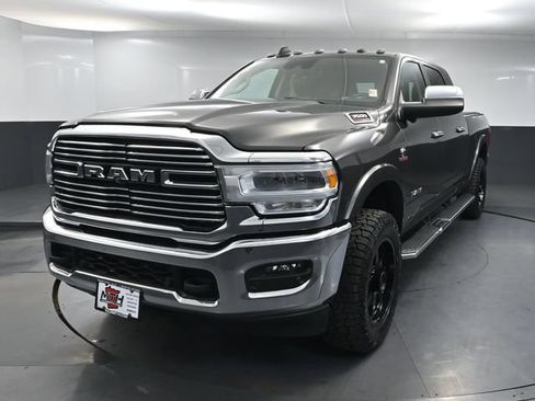 Used 2022 RAM 3500 Laramie AWD/4WD image 9
