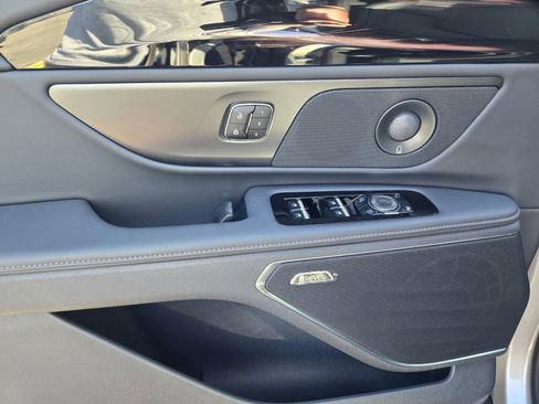 New 2025 Lincoln Nautilus Premier w/ Equipment Group 102A image 9