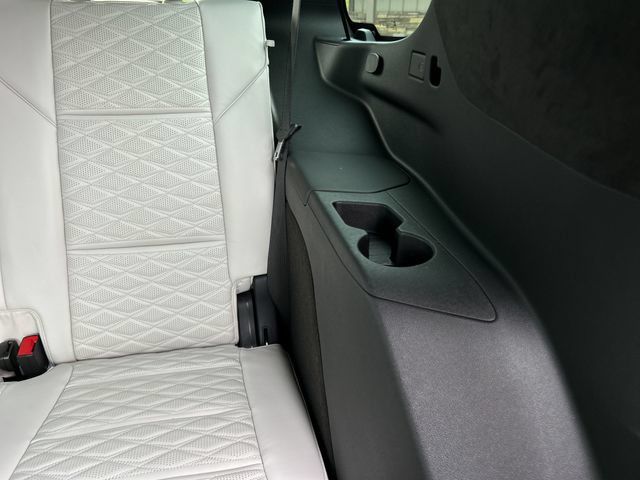 Used 2025 Cadillac Escalade Sport Platinum w/ LPO, Floor Liner Package AWD/4WD image 26