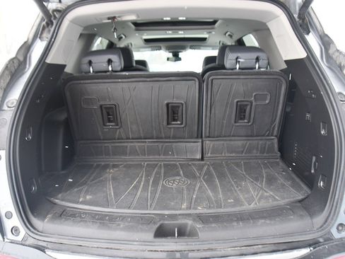 Used 2021 Buick Enclave Premium image 21