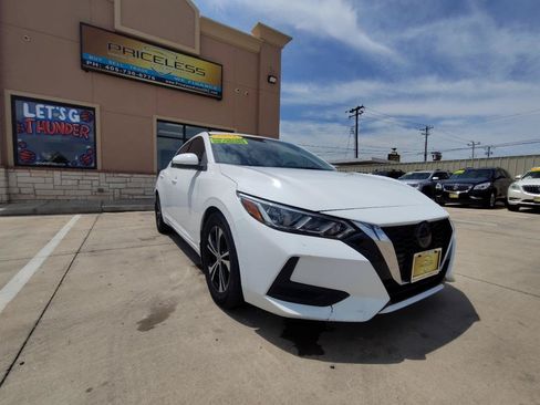 Used 2021 Nissan Sentra SV FWD image 2