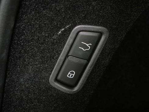 Certified 2022 Maserati Levante GT image 34