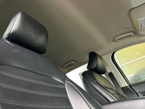 Used 2024 Ford Edge SEL image 17