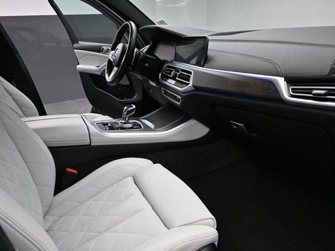 Used 2023 BMW X5 xDrive40i w/ M Sport Package AWD/4WD image 19