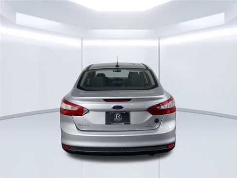 Used 2013 Ford Focus SE FWD image 14