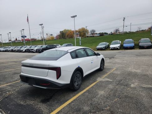 New 2025 Kia K4 LX image 11