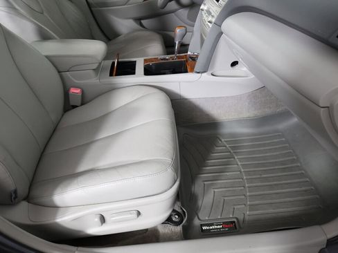 Used 2010 Toyota Camry XLE image 26