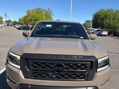 Used 2023 Nissan Frontier PRO-4X w/ Technology Package image 2