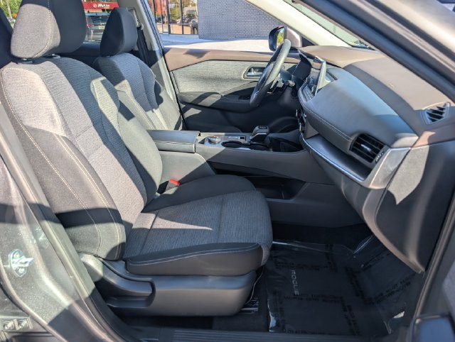 Used 2023 Nissan Rogue SV AWD/4WD image 10