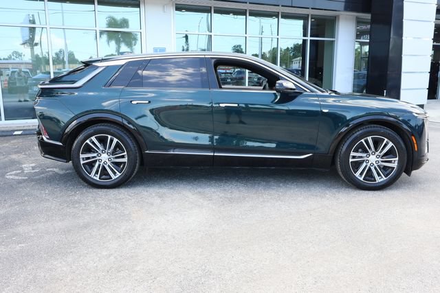 Used 2024 Cadillac Lyriq Luxury AWD/4WD image 9